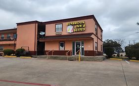 Benbrook Inn & Suites